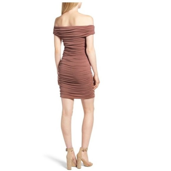 Trouve Shirred Off the Shoulder Dress - Picture 3 of 7